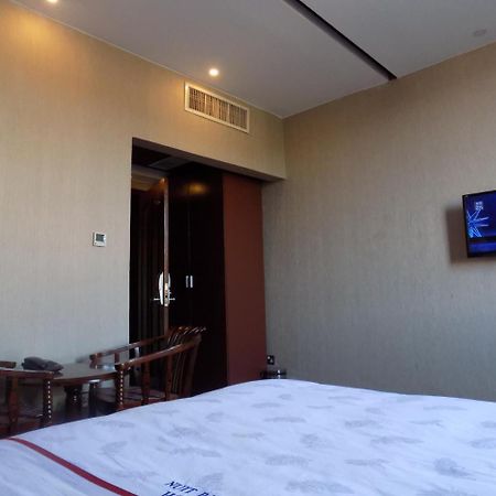 Freedom City Hotel Najjanankumbi Kamapala Kampala Exteriör bild