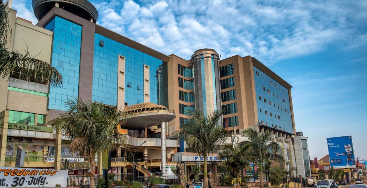 Freedom City Hotel Najjanankumbi Kamapala Kampala Exteriör bild