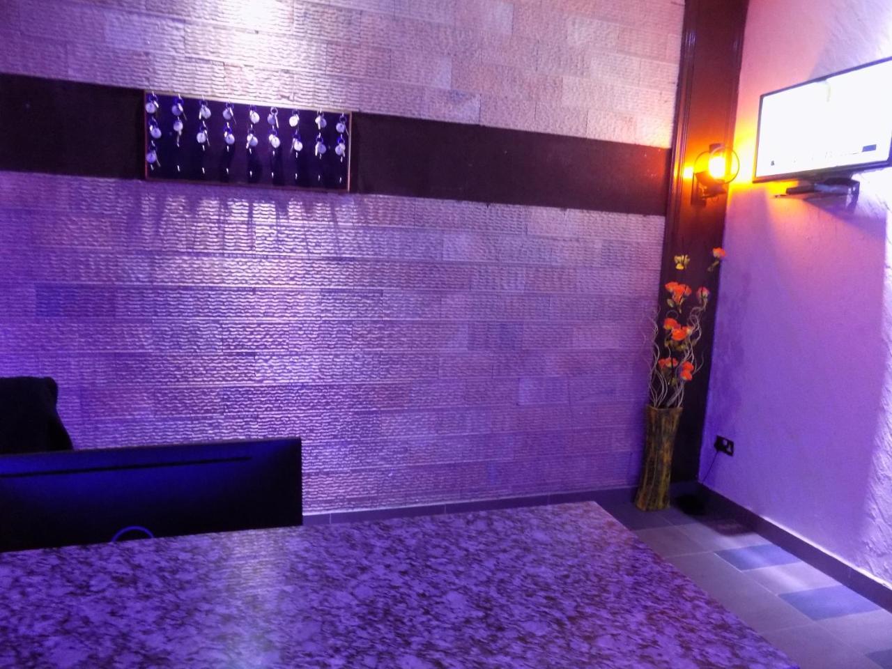 Freedom City Hotel Najjanankumbi Kamapala Kampala Exteriör bild