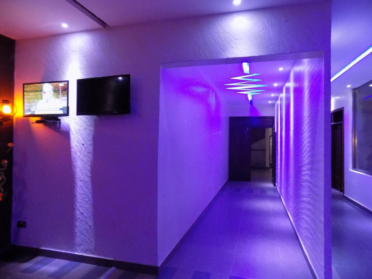 Freedom City Hotel Najjanankumbi Kamapala Kampala Exteriör bild