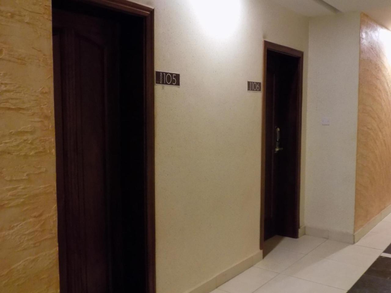 Freedom City Hotel Najjanankumbi Kamapala Kampala Exteriör bild