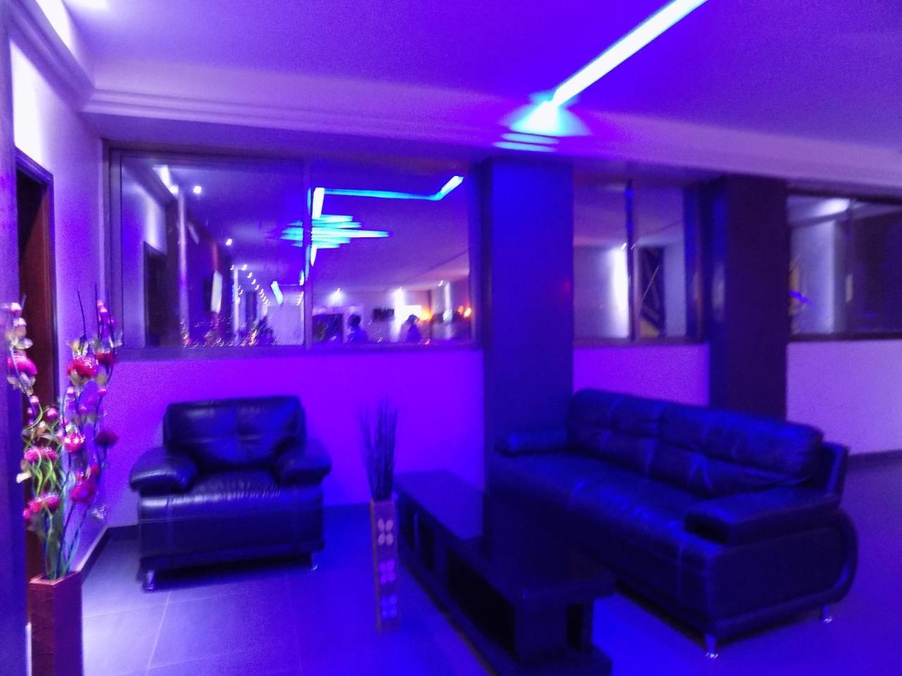 Freedom City Hotel Najjanankumbi Kamapala Kampala Exteriör bild