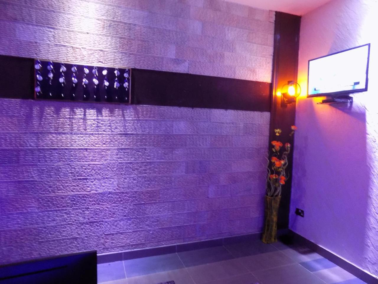 Freedom City Hotel Najjanankumbi Kamapala Kampala Exteriör bild