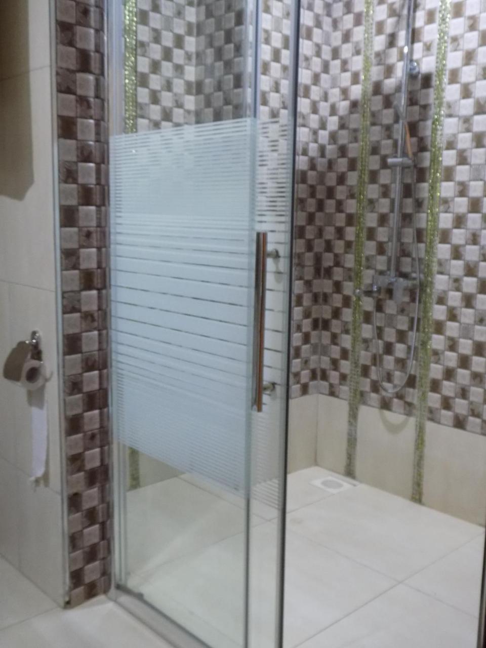 Freedom City Hotel Najjanankumbi Kamapala Kampala Exteriör bild