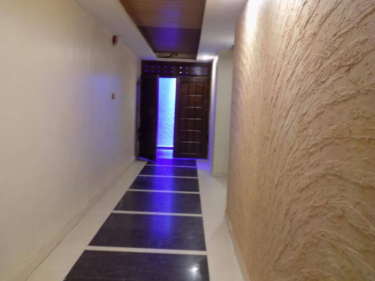 Freedom City Hotel Najjanankumbi Kamapala Kampala Exteriör bild