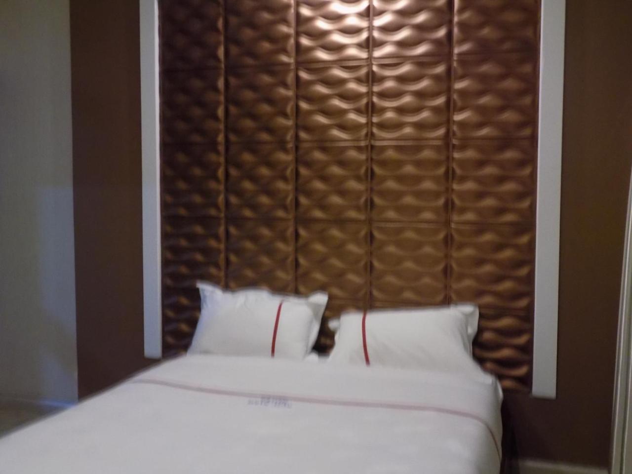 Freedom City Hotel Najjanankumbi Kamapala Kampala Exteriör bild
