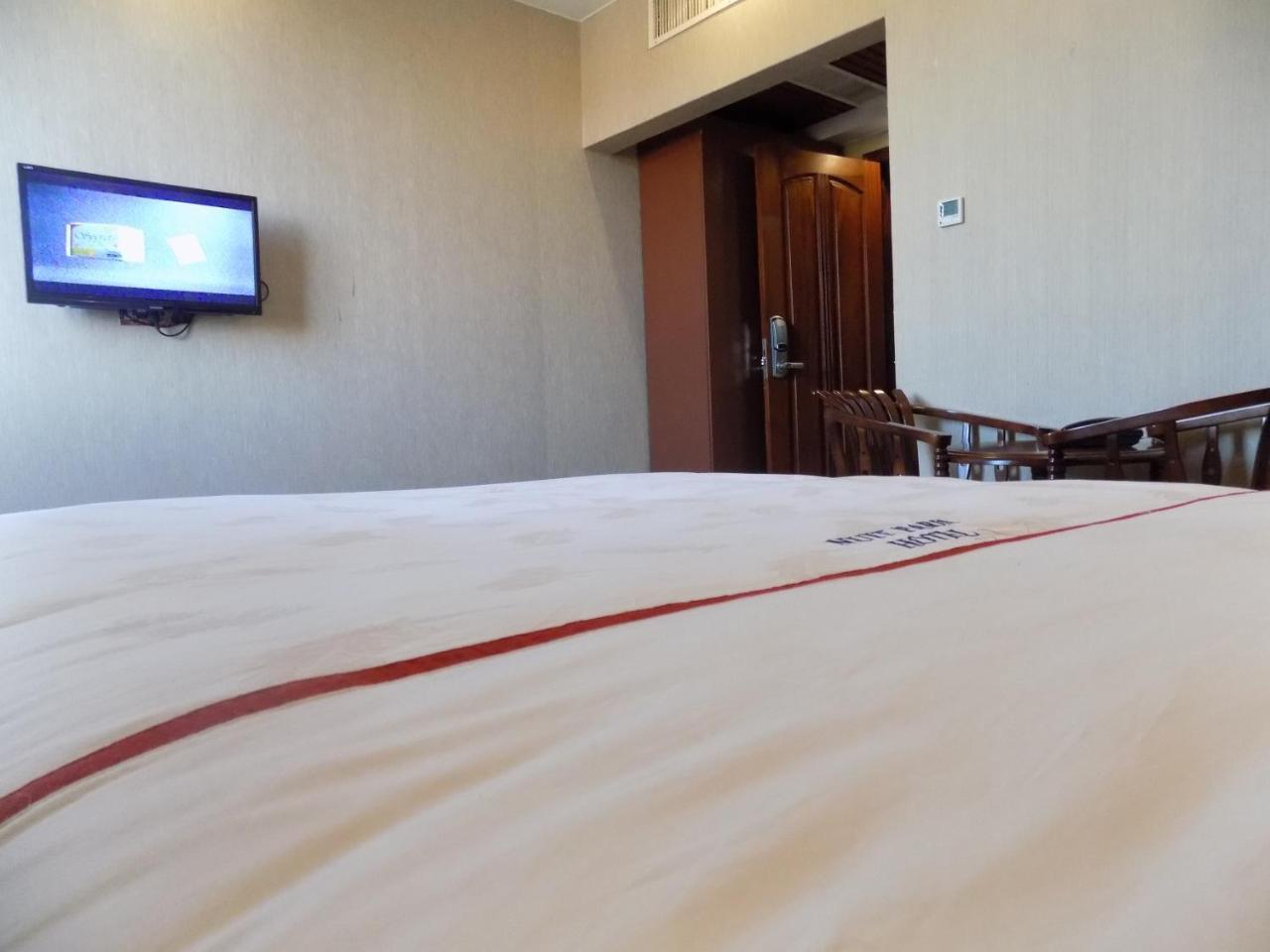 Freedom City Hotel Najjanankumbi Kamapala Kampala Exteriör bild