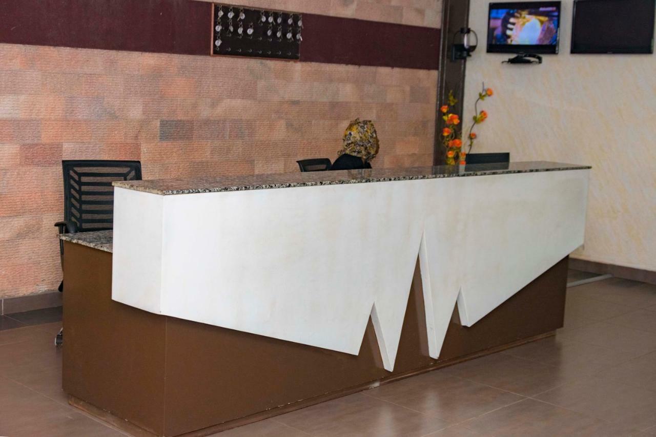 Freedom City Hotel Najjanankumbi Kamapala Kampala Exteriör bild